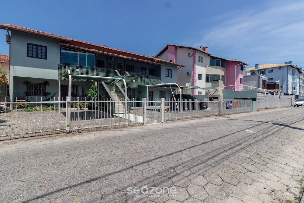 Apartment 2 Bedrooms 650 m From the Beach Ben0006