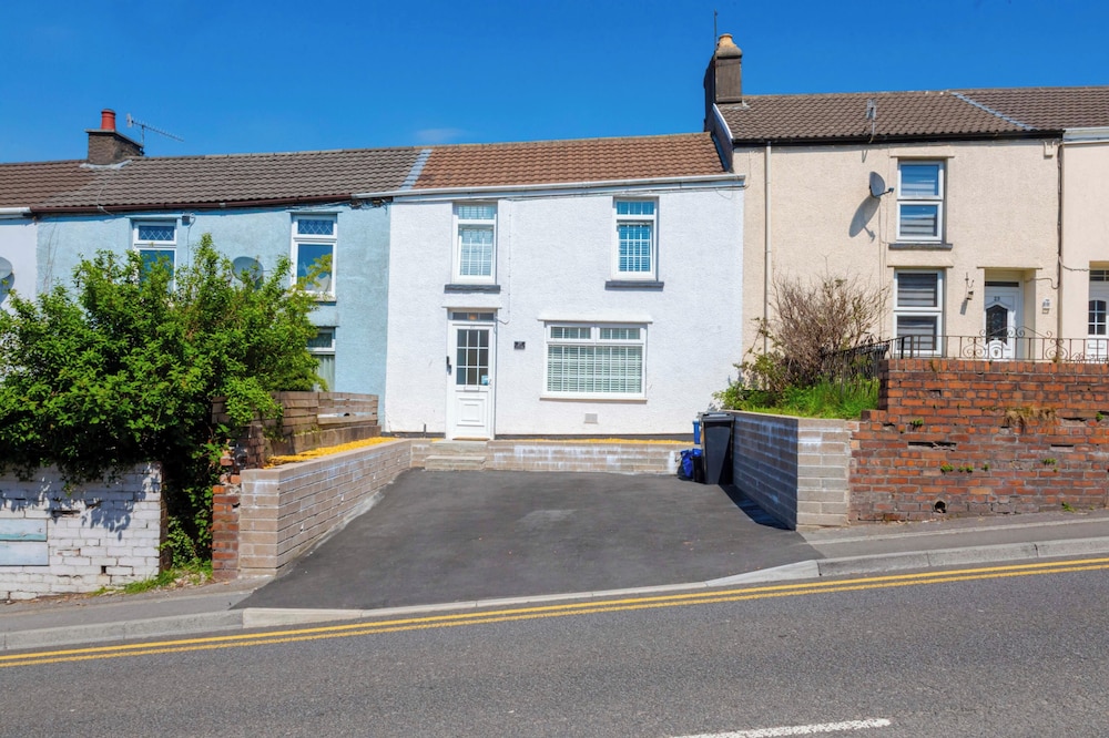 Erin's Cottage in Merthyr Tydfil