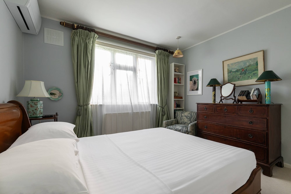 Courtfield Mews by Onefinestay