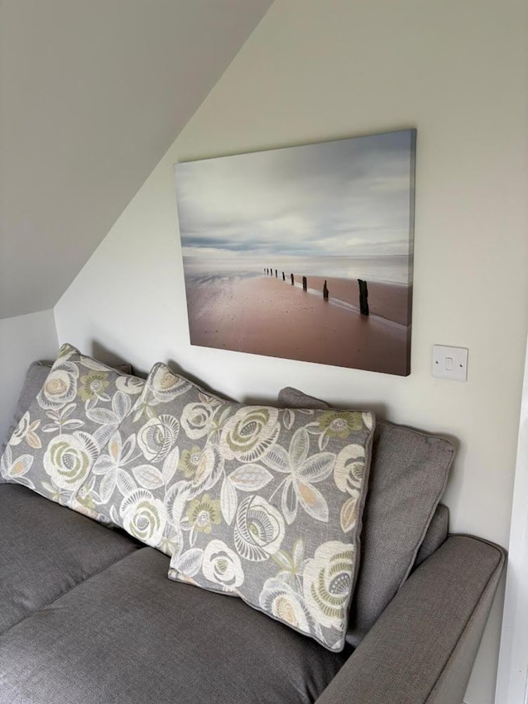 Lisburn - 1 Bedroom - Sleeps 2 - Street Parking