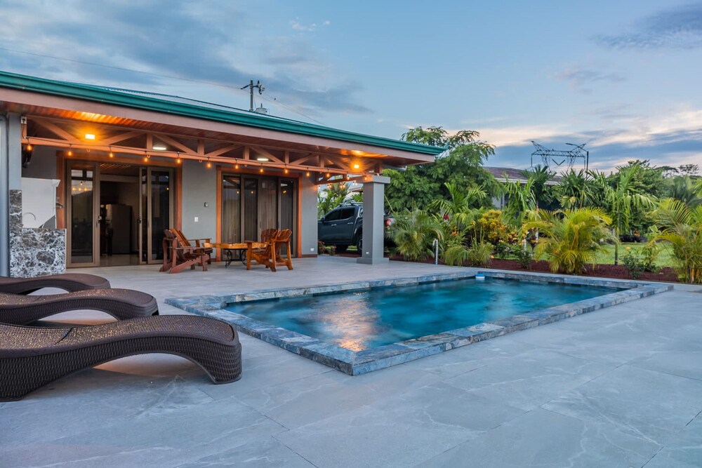 Nayari Frog Farmstay Villa La Fortuna