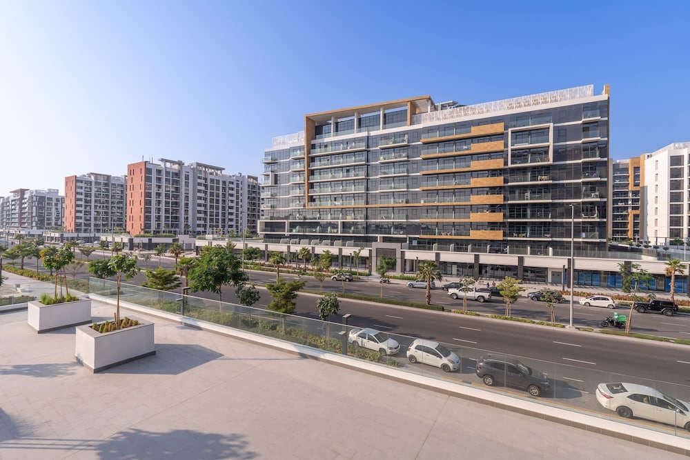 Homey Studio Apartment Perfect for 2 at Azizi Riviera 46