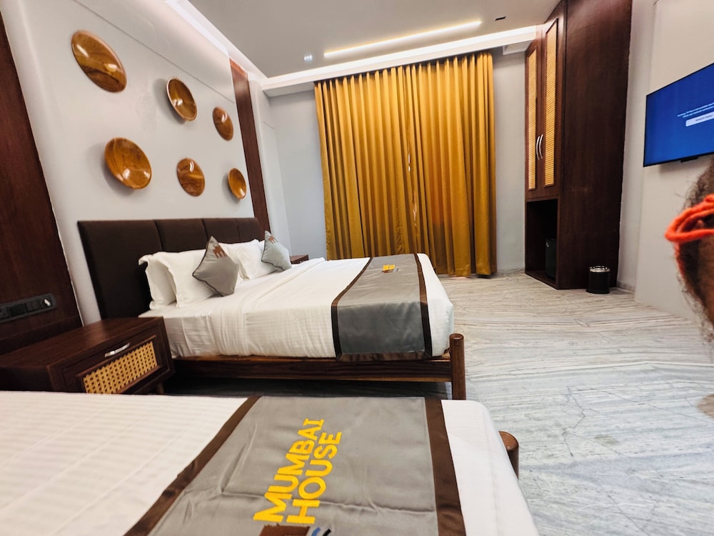 Hotel Mumbai House - Pithampur
