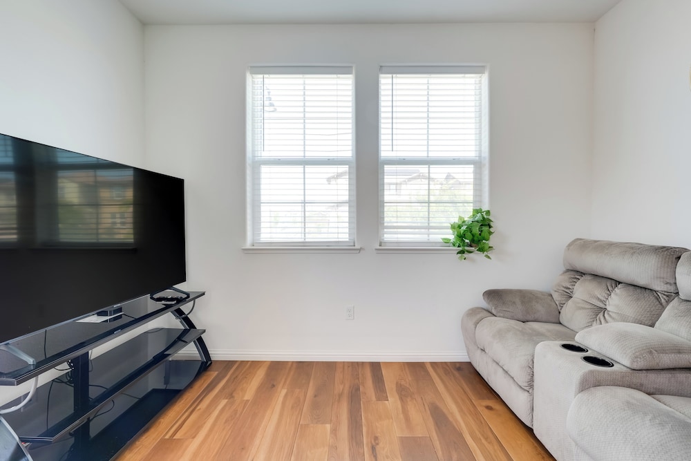 River Island Apt: Private Yard & Patio!