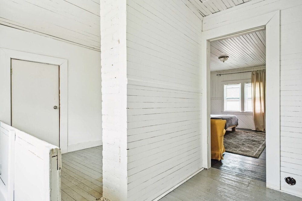 Spacious 4BR Getaway: Perfect for Family & Friends
