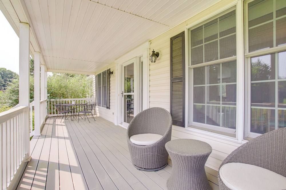 Waterfront Home w/ Hot Tub in Bozman Village!