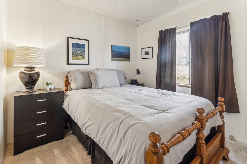 Lincoln Lodge 2 Bedroom Cabin by Yosemite Region Resorts