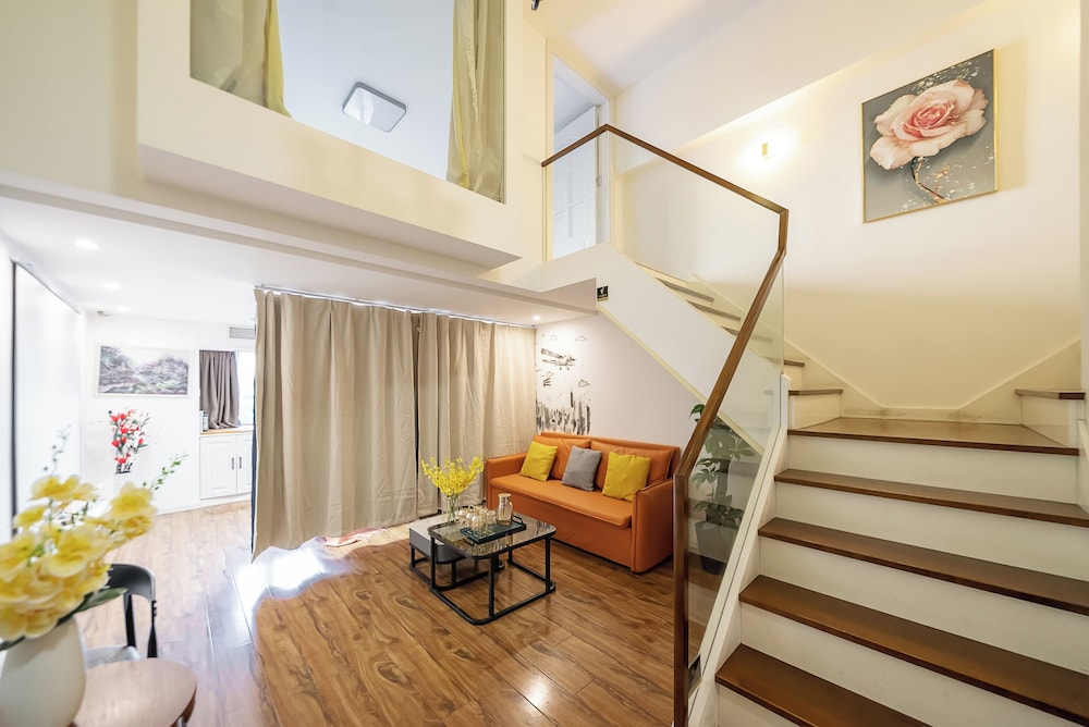 Shanghai Hills & Freshly Home Loft Retreat near NECC