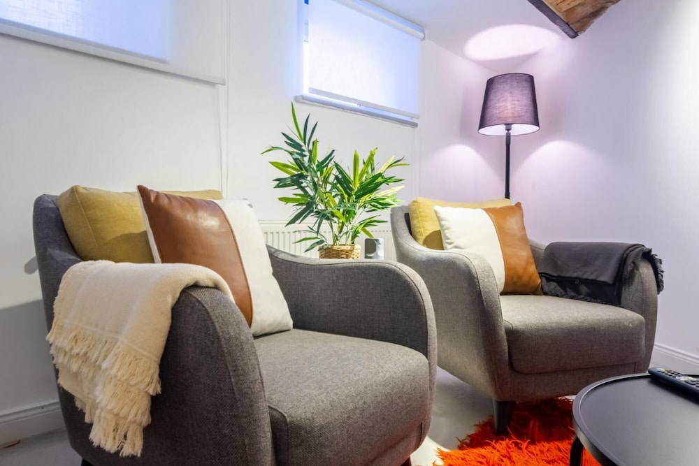Vibrant Flat 5 Minutes Walk to Istiklal in Beyoglu