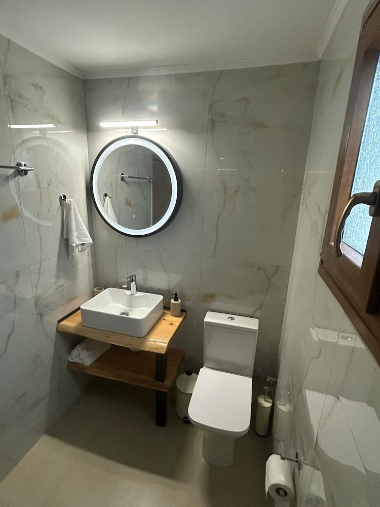 KYNTHIA seaview apartments