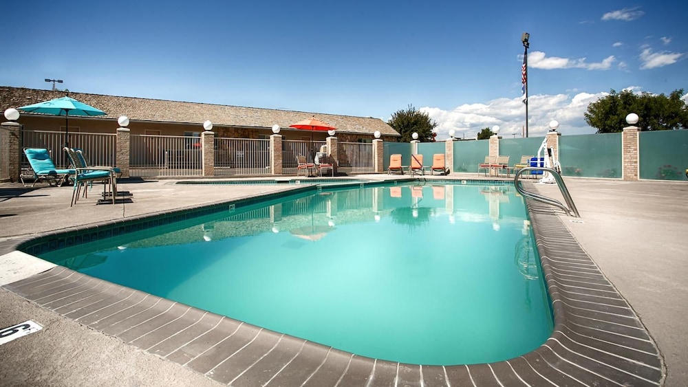 Econo Lodge Inn & Suites Vernal near Dinosaur Monument