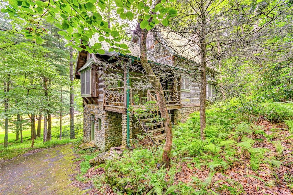 Peaceful Burnsville Cabin By South Toe River!
