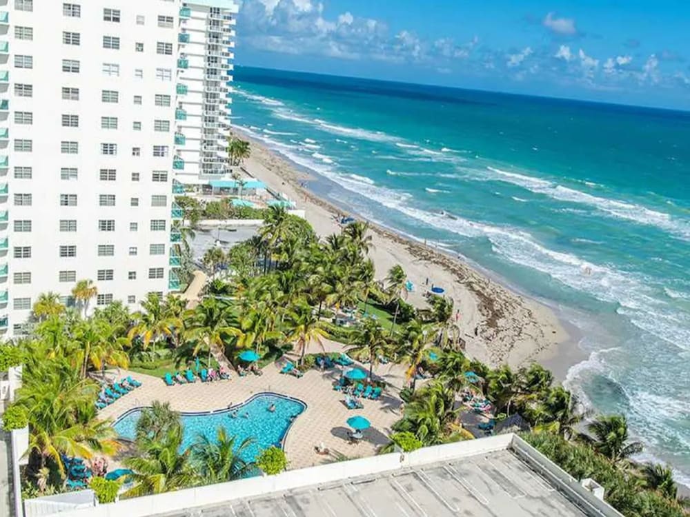 Heated Pools Beach Your Ideal Hollywood Stay