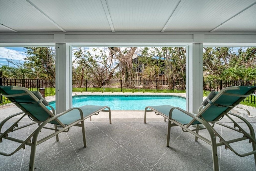 5294 Umbrella Pool Rd 3 Bedroom Home by RedAwning view 4
