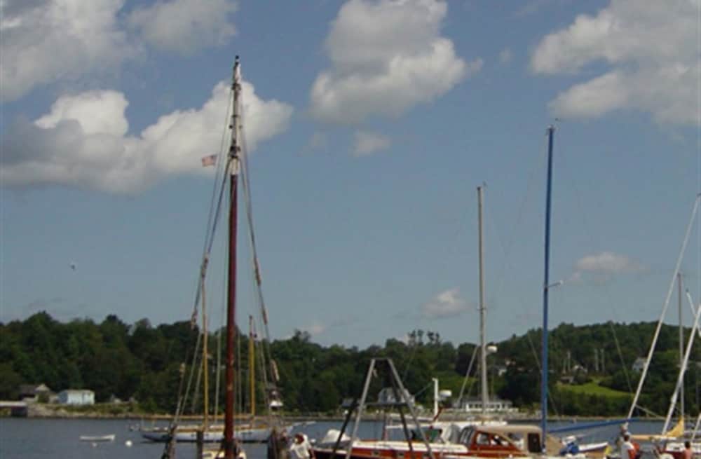 Belfast Bay Inn