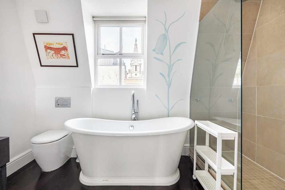Urban Chic penthouse in Covent Garden