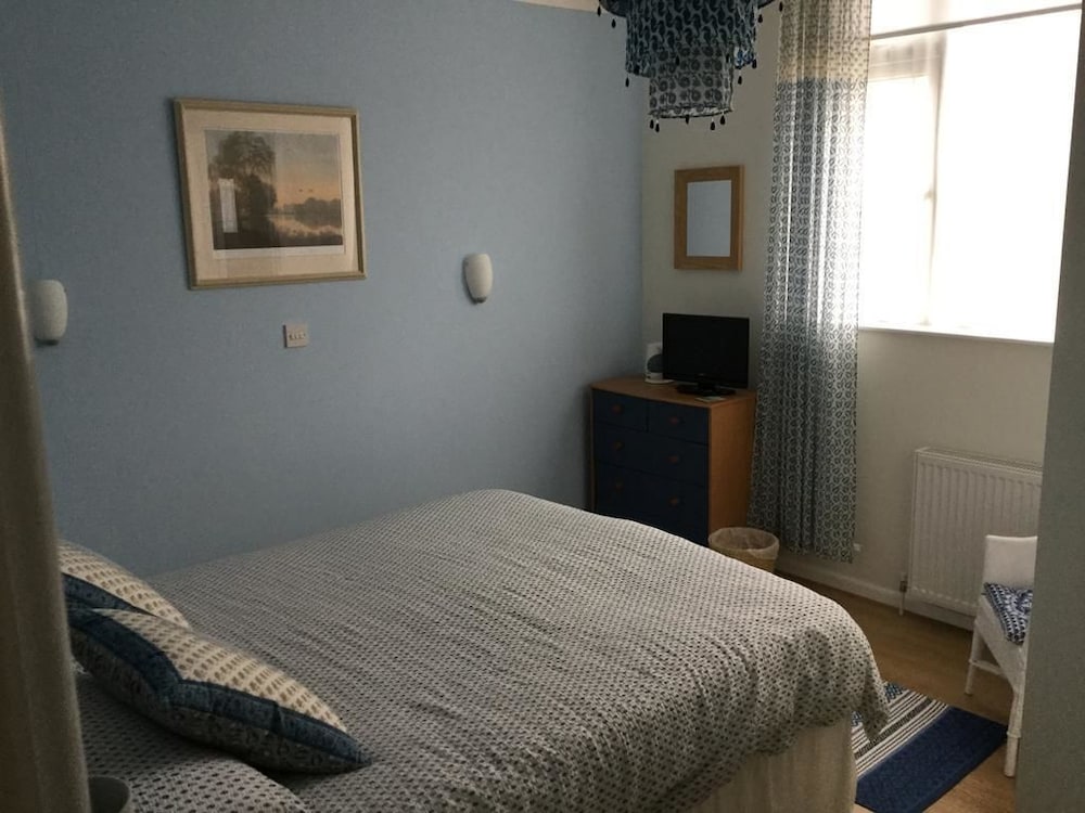 Lakeside Guest House