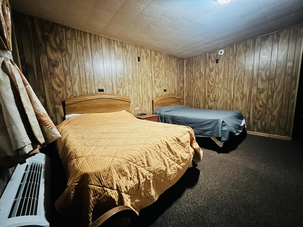Sycamore Motel Havana IL Near Illinois River