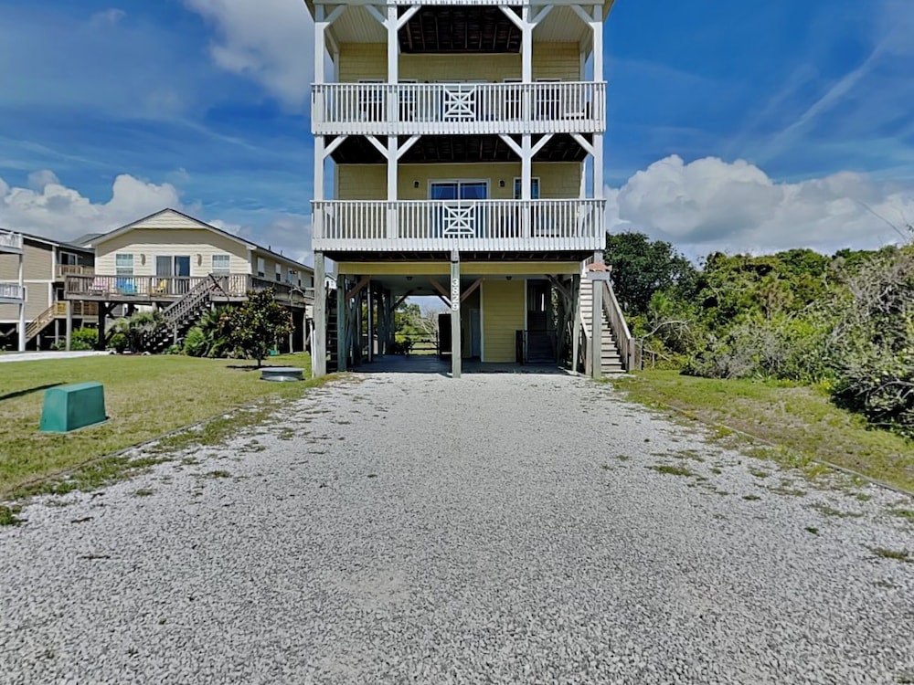 Lovin' Lowe Tide by Topsail Realty