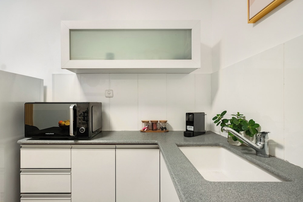 Royal Park Apt Resort by Sea N Rent
