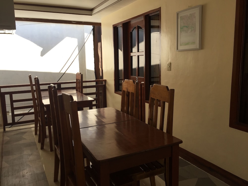 Brenmariel Tourist Inn