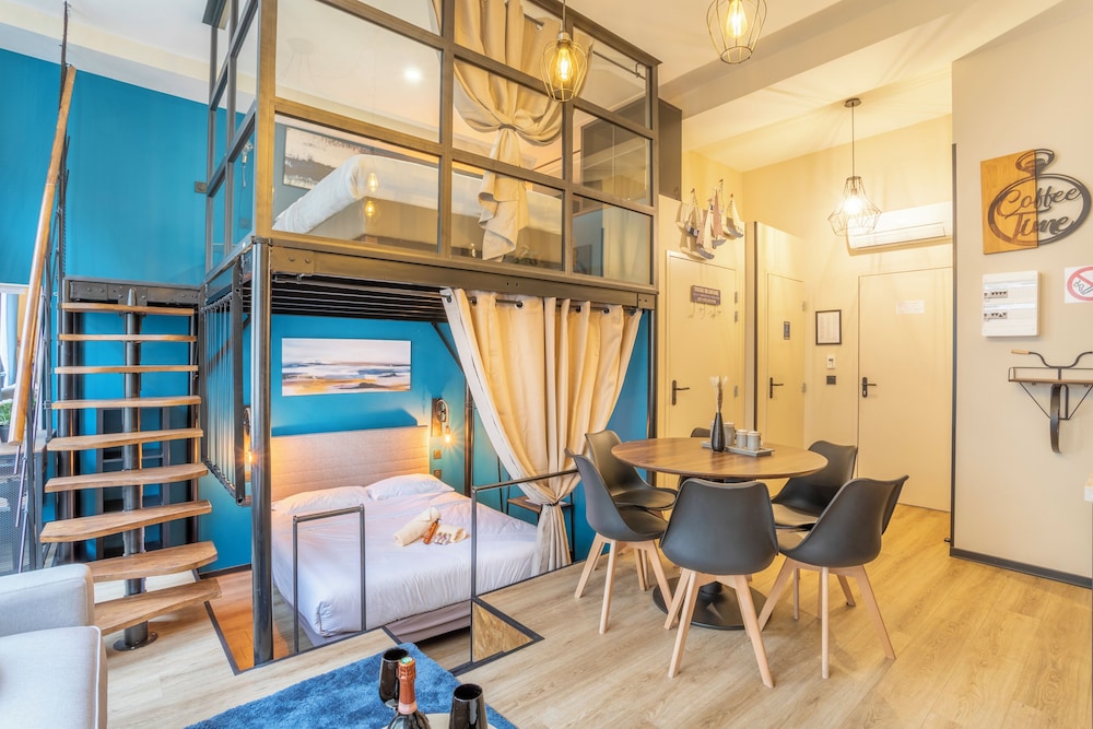 hotel room