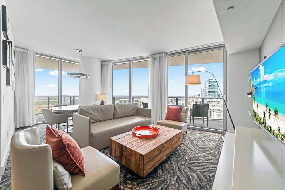 Sunny Balcony - Beautiful Stay for 2 With Ocean Views & Resort Amenities