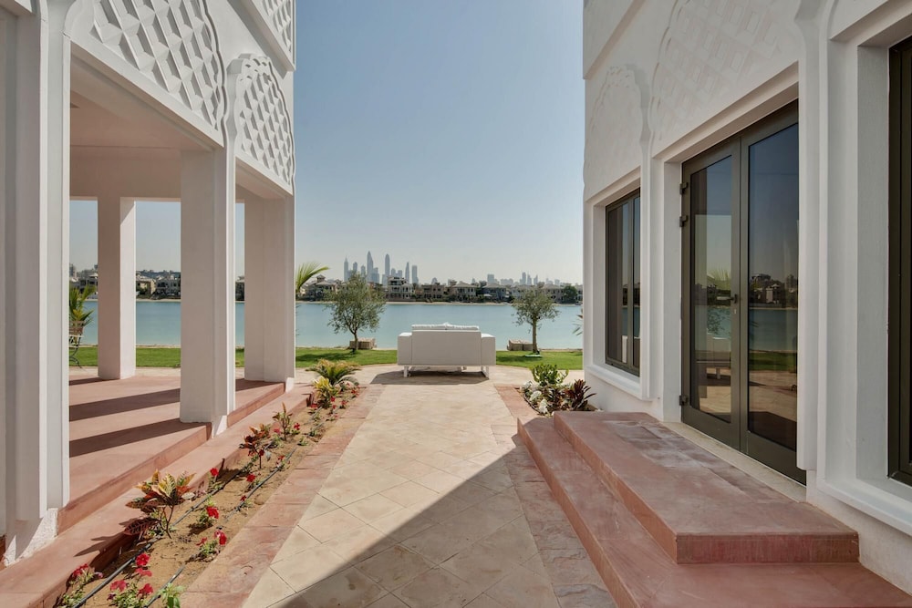 5 Villa w Private Pool Beach on Palm Jumeirah