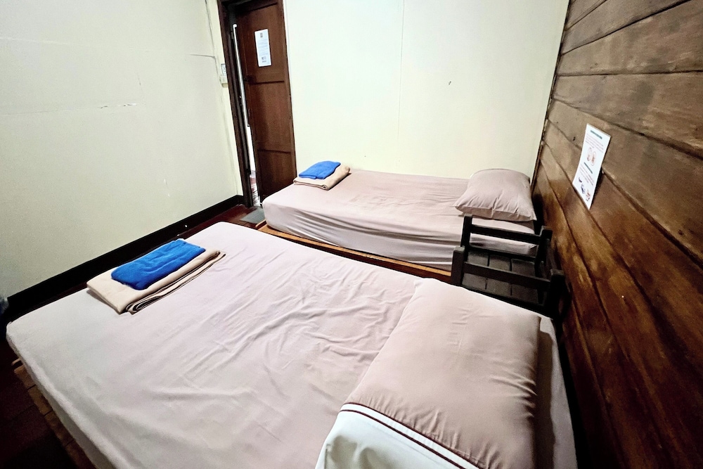 Baan Lanna At Phrasingh