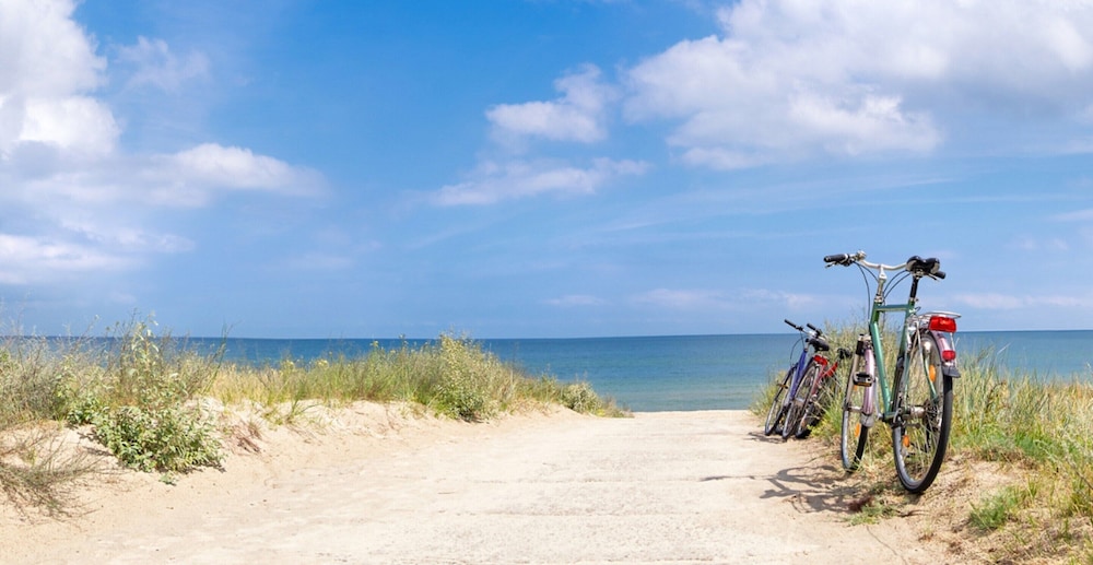 Holiday Homes Close to the Beach, Large Playground