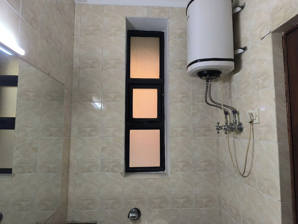 Metrolink Apartment & Suites-Green Park