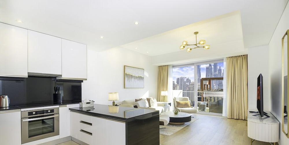 LUX The JW Marina Suite 2