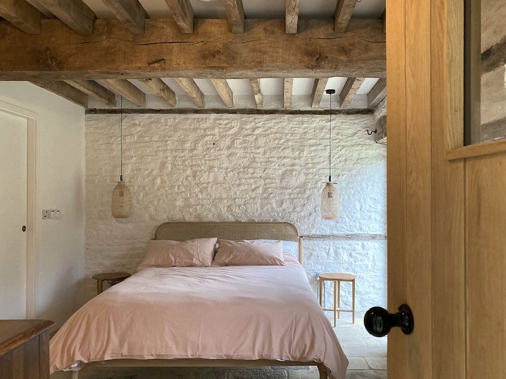 High Cogges Farm Holiday Cottages The Granary