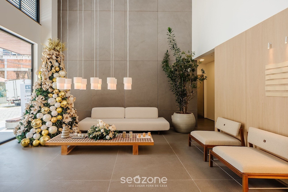 Apto Novo com 3 Suites a 600 m da Praia ELJ1201