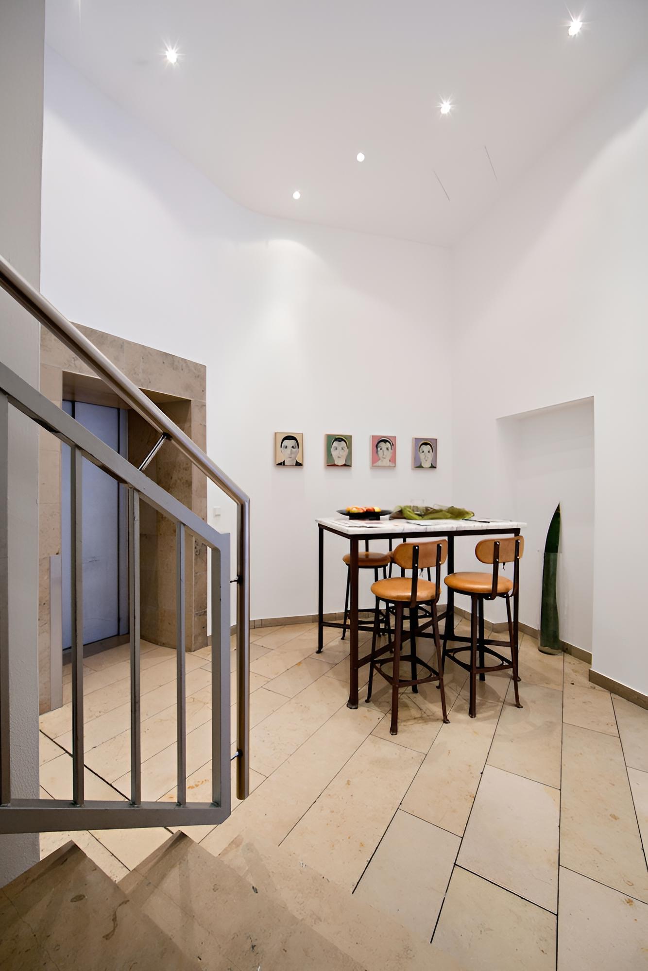 BURNS Art Hotel view 3