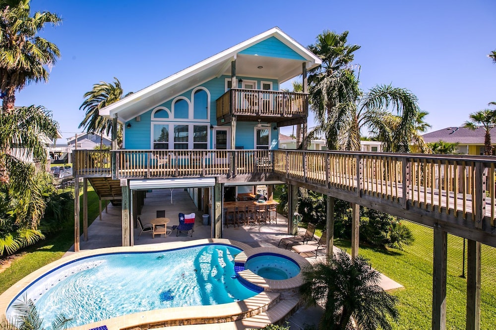 Margaritaville on the Bay by Ryson Vacation Rentals