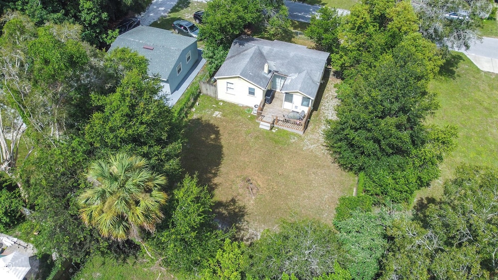 Charming Seminole Heights Getaway