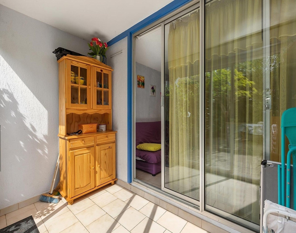 Cozy Stay Near the Beach