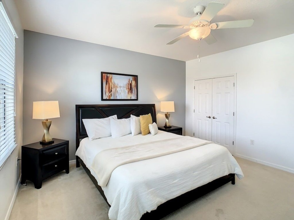 Luxury Villa W/ Private Pool, Golf Resort Amenities & Near Disney 5 Bedroom Villa