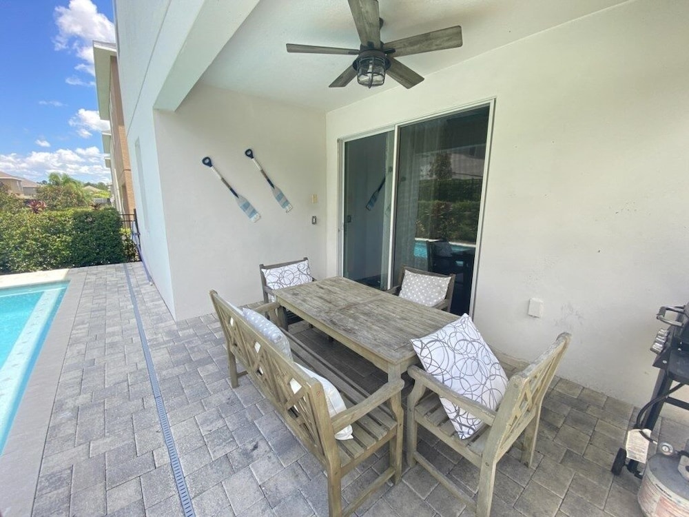 Elegant 8br Retreat W/ Private Pool, Spa & Family-friendly Comfort 8 Bedroom Villa