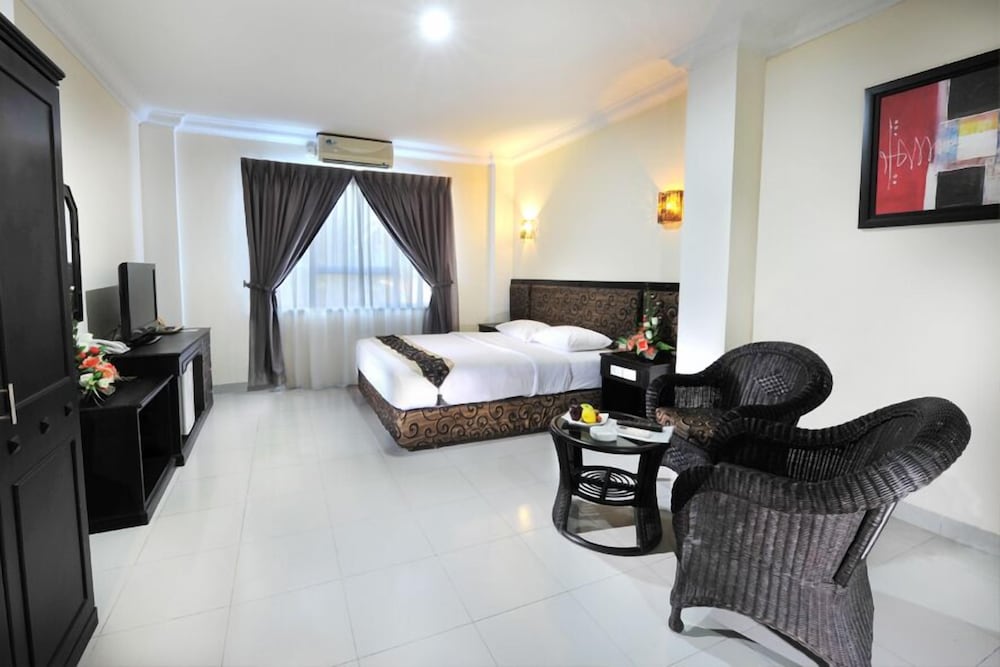 Gaja Hotel