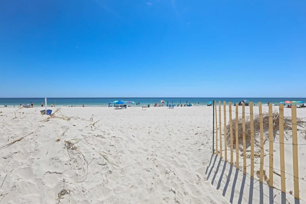 Sunrise Village 215- 2BR 1BA Gulf Front Sleep 6