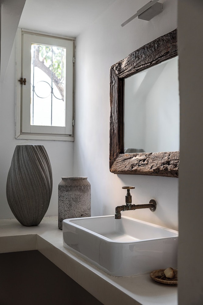 The Gem of Neve Tzedek by Sea N' Rent