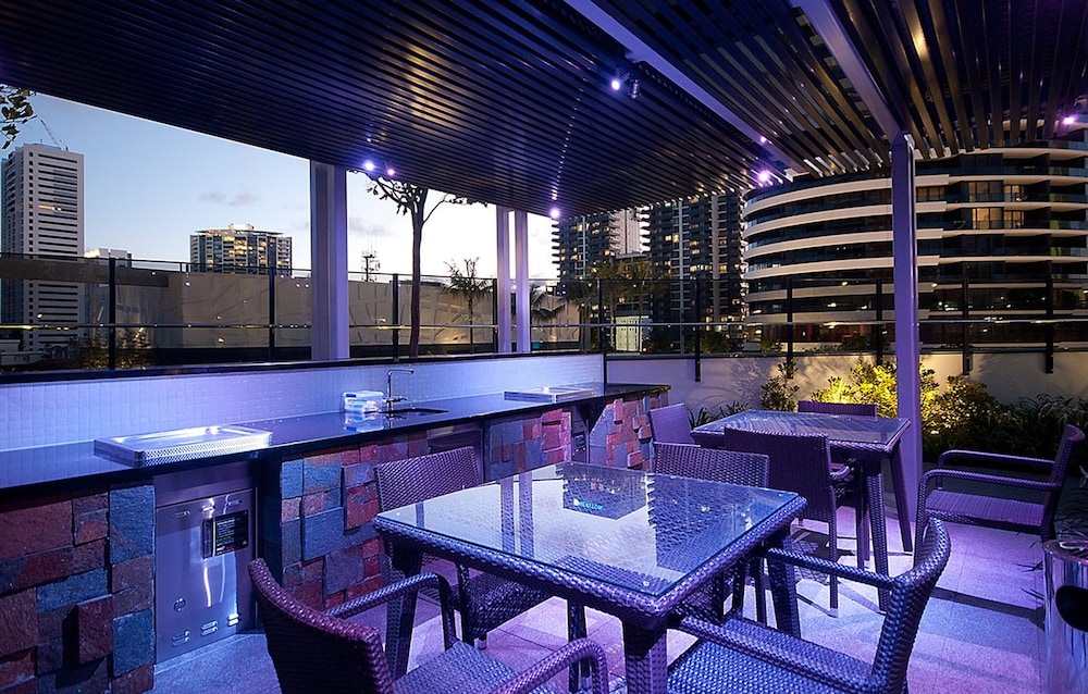 Oracle Boulevard - Private Apartments