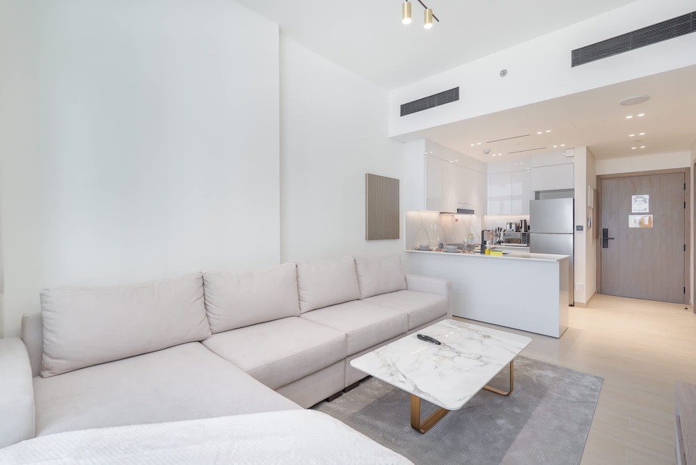Peace and Tranquility in This 1 Bedroom in JVC