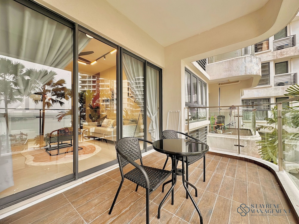 Country Garden Danga Bay Sea View Homestay by Stayrene