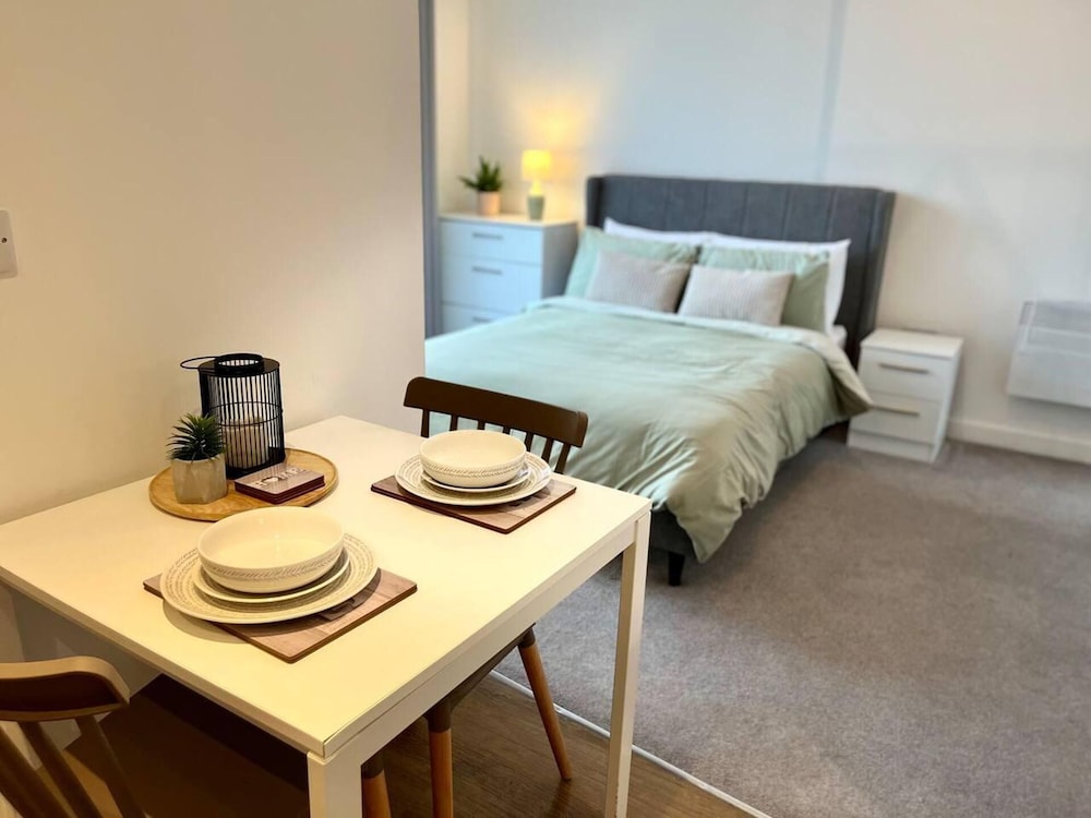 Cosy Studio Apartment - Chavasse Apartments view 2
