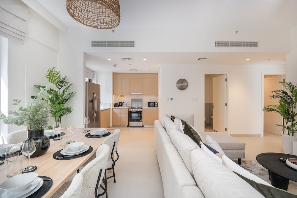 Elegant 4-bedroom Apartment Perfect for Families in Dubai Creek Harbour