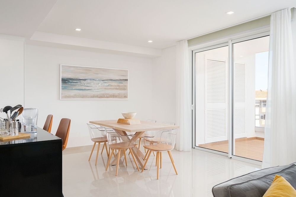 Lagos Marina View 2 With Pool by Homing