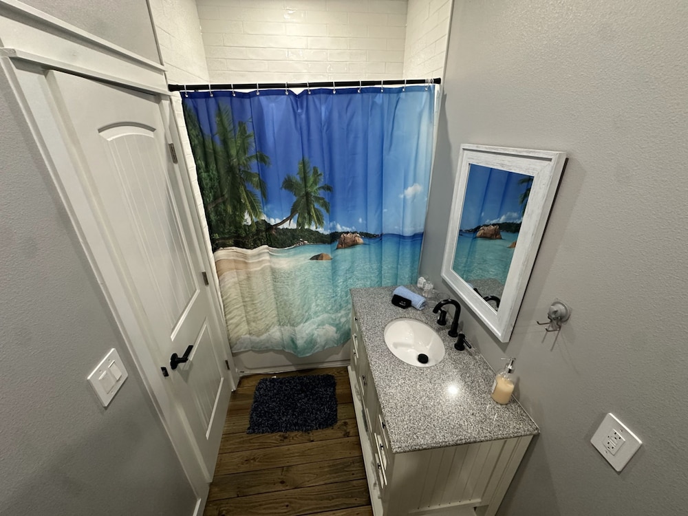 Cozy Seaside Cottage Escape